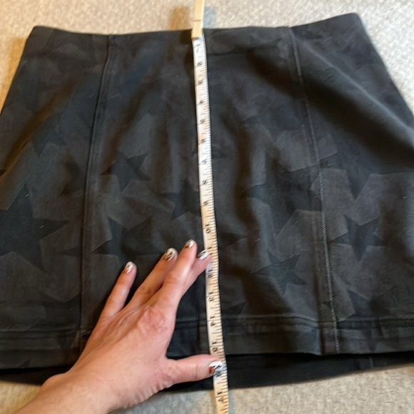 ⭐️skirt with lots  stars on it✨excellent condition - Picture 6 of 9